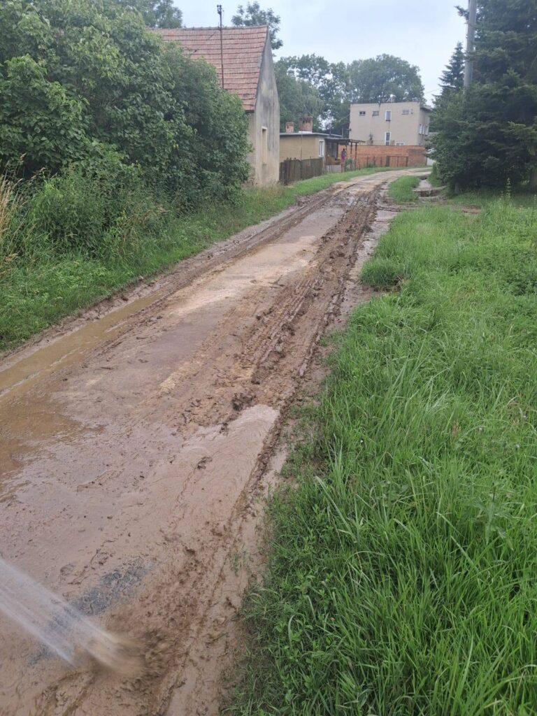 zabrudzona ulica